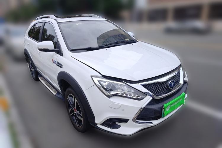 Used BYD Tang New Energy 2015 2.0T Four-Wheel-Drive Flagship Model Front Right 45 Deg