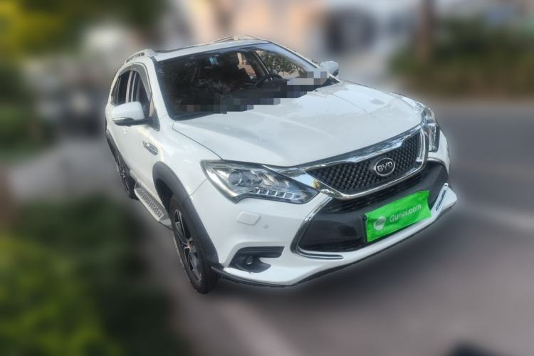 Used BYD Tang New Energy 2015 2.0T Four-Wheel-Drive Flagship Model Front Right 45 Deg