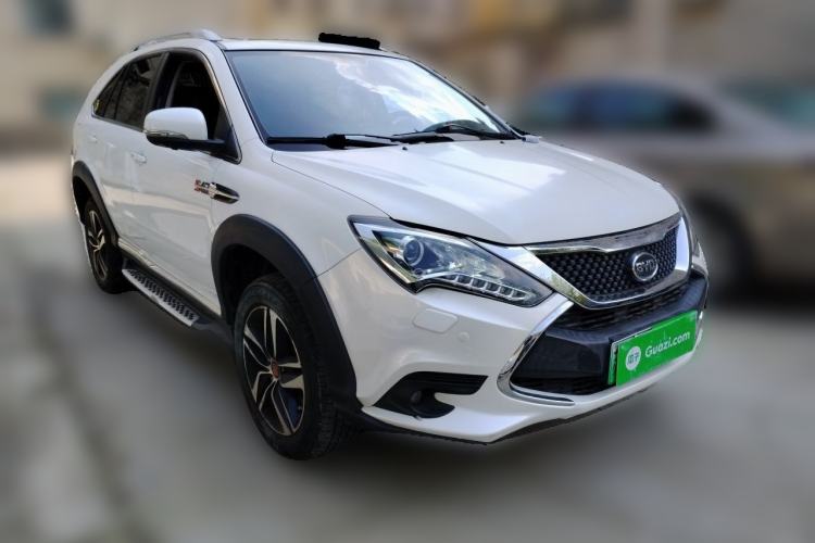 Used BYD Tang New Energy 2015 2.0T Four-Wheel-Drive Flagship Model Front Right 45 Deg