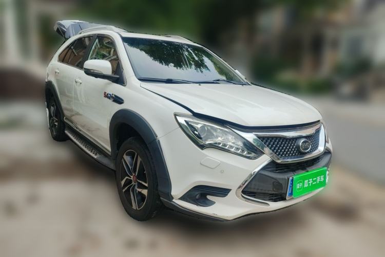 Used BYD Tang New Energy 2015 2.0T Four-Wheel-Drive Flagship Model Front Right 45 Deg