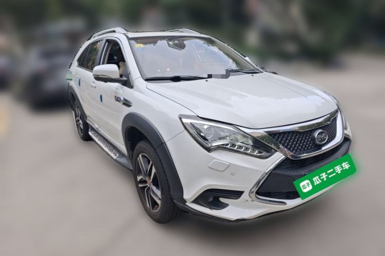 Used BYD Tang New Energy 2015 2.0T Four-Wheel-Drive Flagship Model Front Right 45 Deg