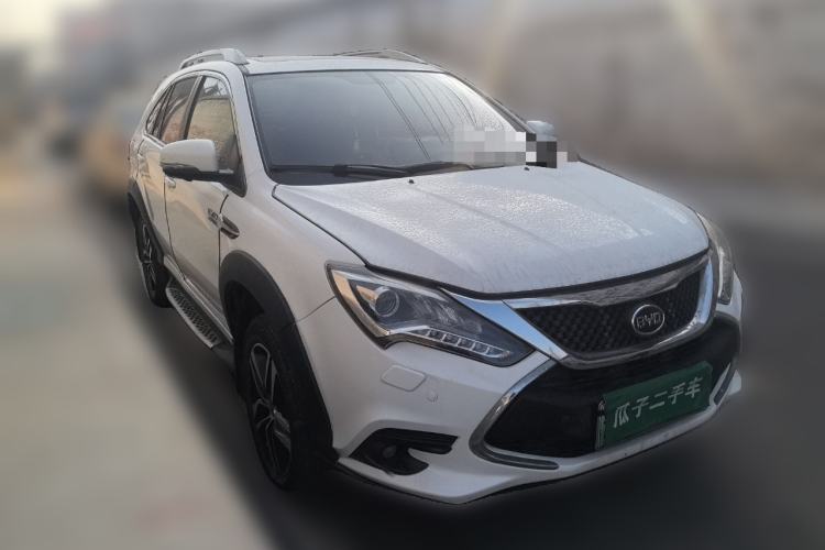 Used BYD Tang New Energy 2015 2.0T Four-Wheel-Drive Flagship Model Front Right 45 Deg
