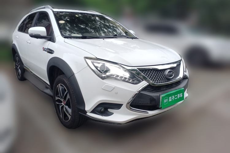 Used BYD Tang New Energy 2015 2.0T Four-Wheel-Drive Flagship Model Front Right 45 Deg