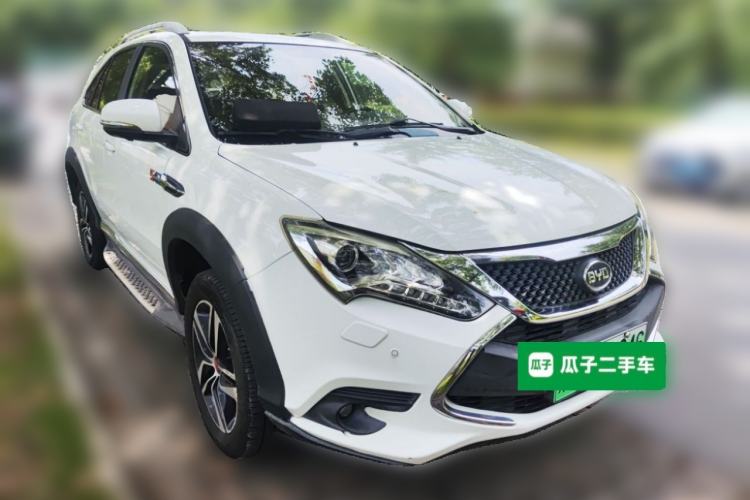 Used BYD Tang New Energy 2015 2.0T Four-Wheel-Drive Flagship Model Front Right 45 Deg