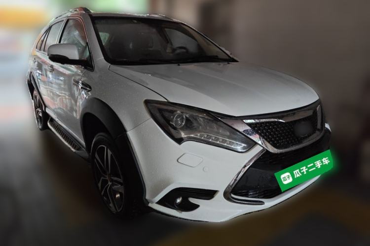 Used BYD Tang New Energy 2015 2.0T Four-Wheel-Drive Flagship Model Front Right 45 Deg