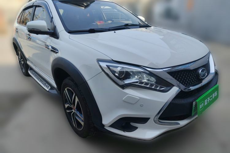 Used BYD Tang New Energy 2015 2.0T Four-Wheel-Drive Flagship Model Front Right 45 Deg