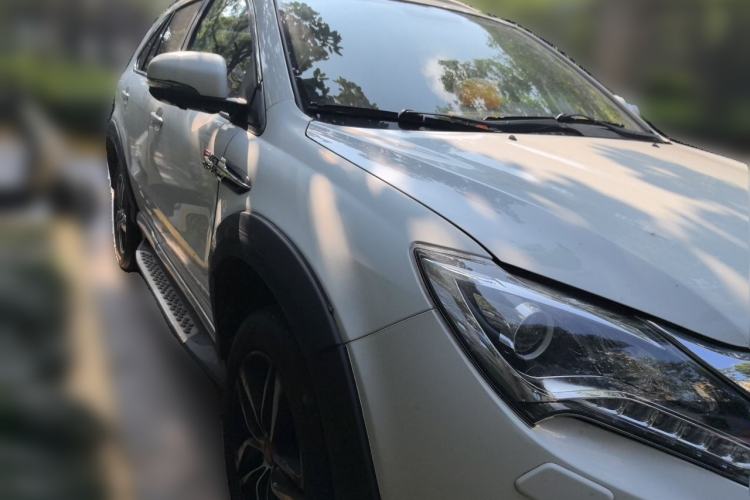 Used BYD Tang New Energy 2015 2.0T Four-Wheel-Drive Flagship Model Front Right 45 Deg