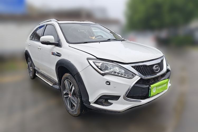 Used BYD Tang New Energy 2015 2.0T Four-Wheel-Drive Flagship Model Front Right 45 Deg