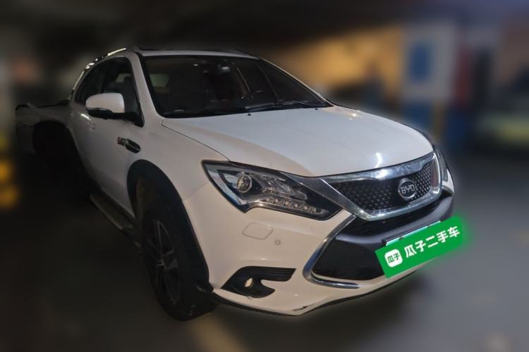 Used BYD Tang New Energy 2015 2.0T Four-Wheel-Drive Flagship Model Front Right 45 Deg