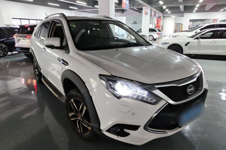 Used BYD Tang New Energy 2015 2.0T Four-Wheel-Drive Flagship Model Front Right 45 Deg