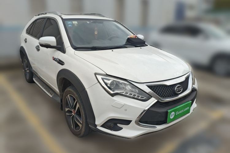 Used BYD Tang New Energy 2015 2.0T Four-Wheel-Drive Flagship Model Front Right 45 Deg