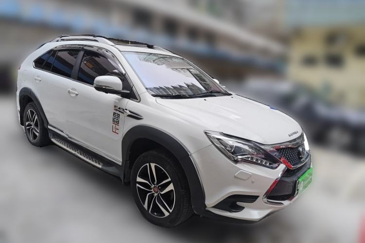 Used BYD Tang New Energy 2015 2.0T Four-Wheel-Drive Flagship Model Front Right 45 Deg