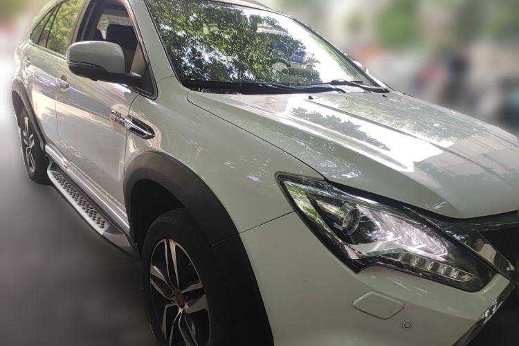 Used BYD Tang New Energy 2015 2.0T Four-Wheel-Drive Flagship Model Front Right 45 Deg