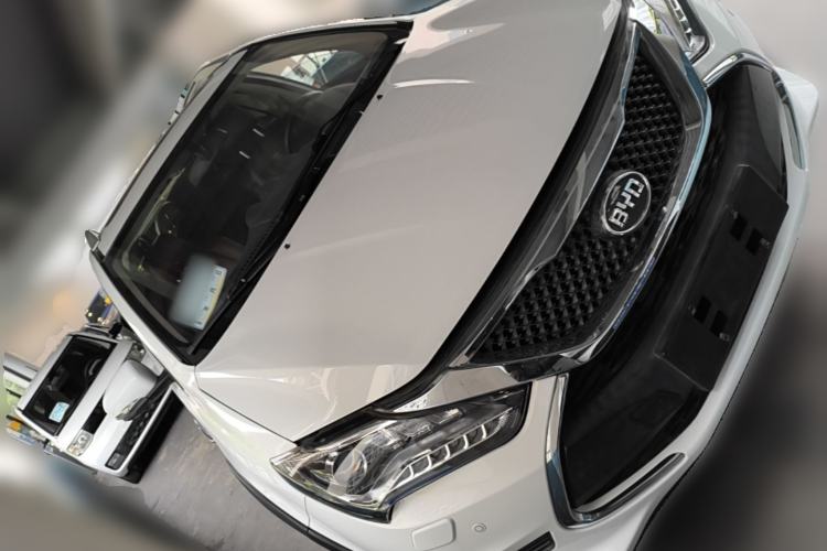 Used BYD Tang New Energy 2015 2.0T Four-Wheel-Drive Flagship Model Front Right 45 Deg