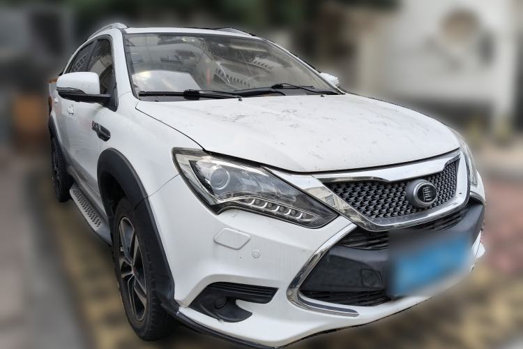 Used BYD Tang New Energy 2015 2.0T Four-Wheel-Drive Flagship Model Front Right 45 Deg