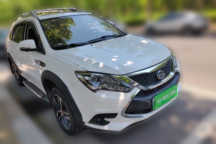Used BYD Tang New Energy 2015 2.0T Four-Wheel-Drive Flagship Model Front Right 45 Deg