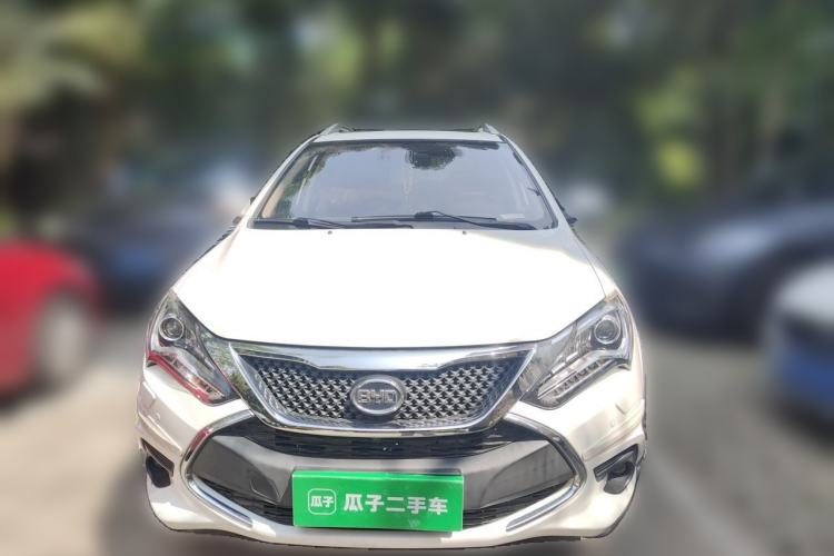 Used BYD Tang New Energy 2015 2.0T Four-Wheel-Drive Flagship Model Front