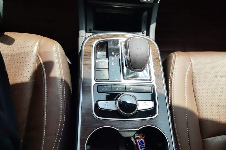 Used BYD Tang New Energy 2015 2.0T Four-Wheel-Drive Flagship Model Gear Lever