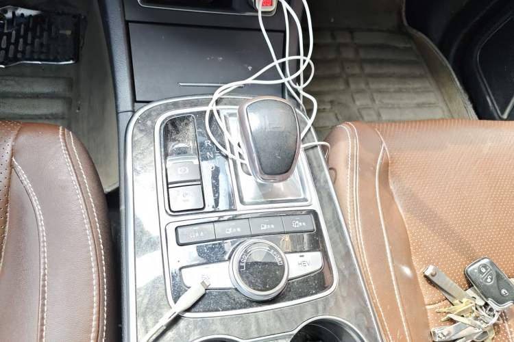 Used BYD Tang New Energy 2015 2.0T Four-Wheel-Drive Flagship Model Gear Lever