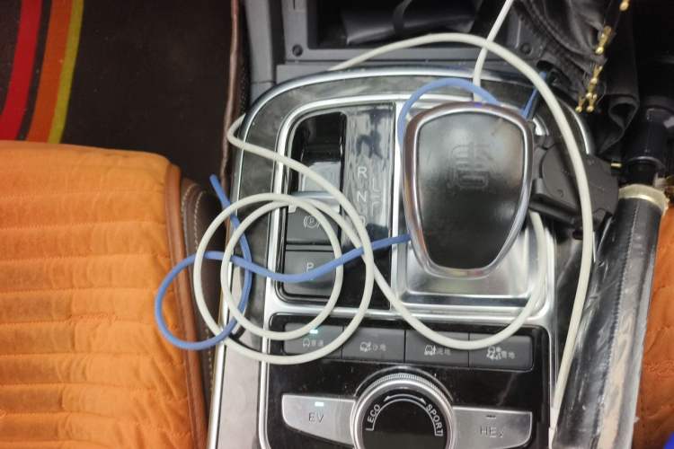 Used BYD Tang New Energy 2015 2.0T Four-Wheel-Drive Flagship Model Gear Lever