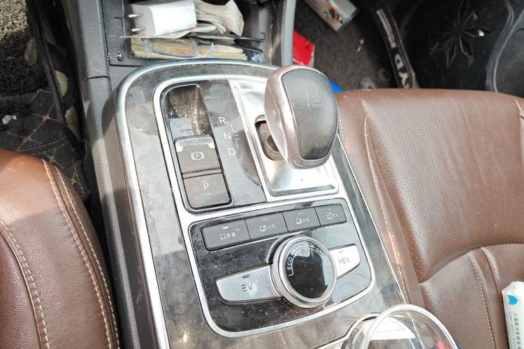 Used BYD Tang New Energy 2015 2.0T Four-Wheel-Drive Flagship Model Gear Lever