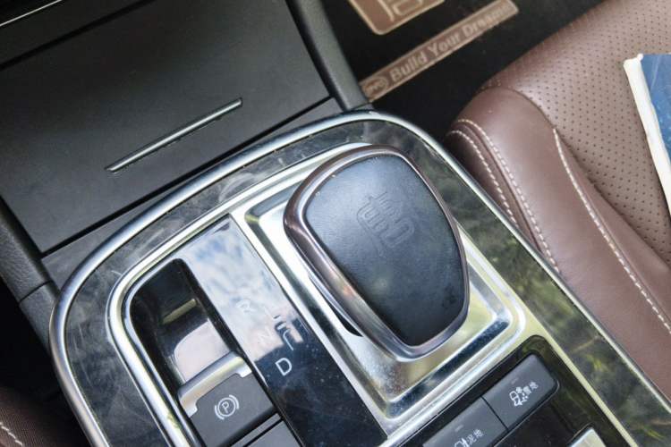 Used BYD Tang New Energy 2015 2.0T Four-Wheel-Drive Flagship Model Gear Lever