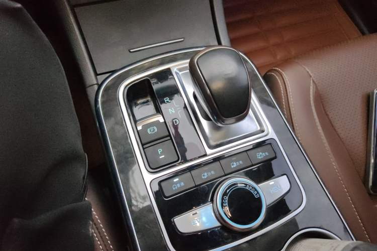 Used BYD Tang New Energy 2015 2.0T Four-Wheel-Drive Flagship Model Gear Lever