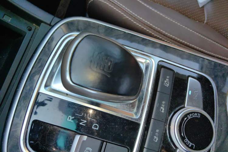 Used BYD Tang New Energy 2015 2.0T Four-Wheel-Drive Flagship Model Gear Lever