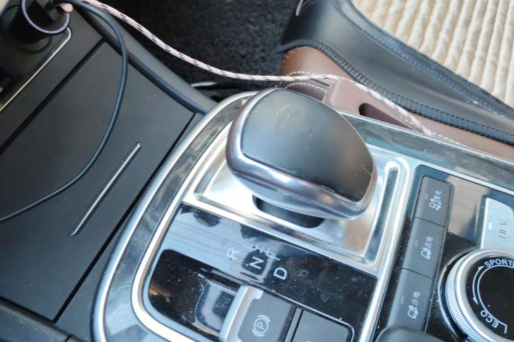 Used BYD Tang New Energy 2015 2.0T Four-Wheel-Drive Flagship Model Gear Lever