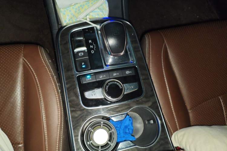 Used BYD Tang New Energy 2015 2.0T Four-Wheel-Drive Flagship Model Gear Lever
