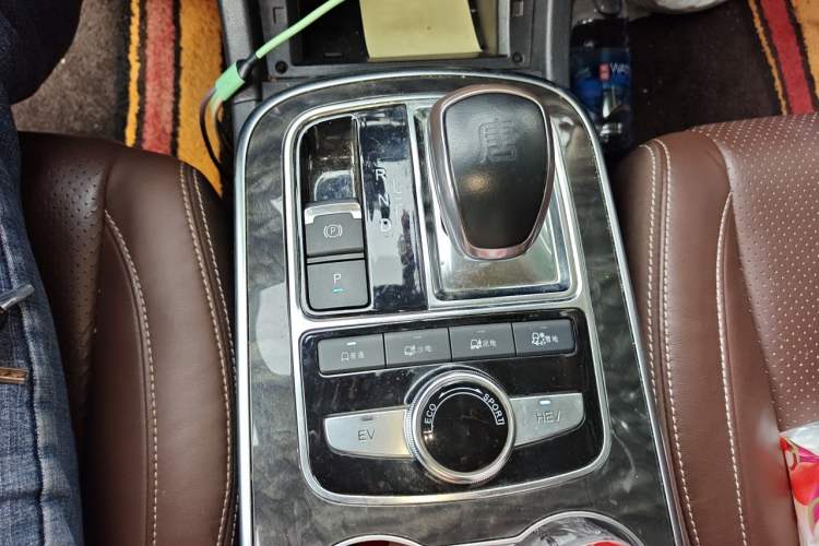 Used BYD Tang New Energy 2015 2.0T Four-Wheel-Drive Flagship Model Gear Lever