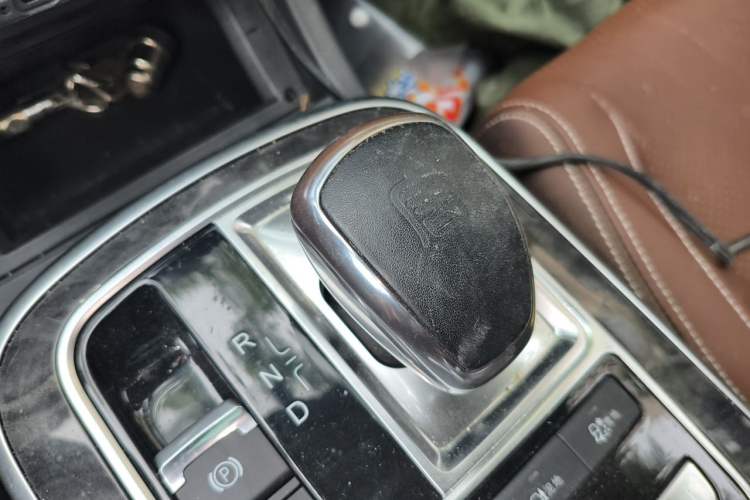 Used BYD Tang New Energy 2015 2.0T Four-Wheel-Drive Flagship Model Gear Lever