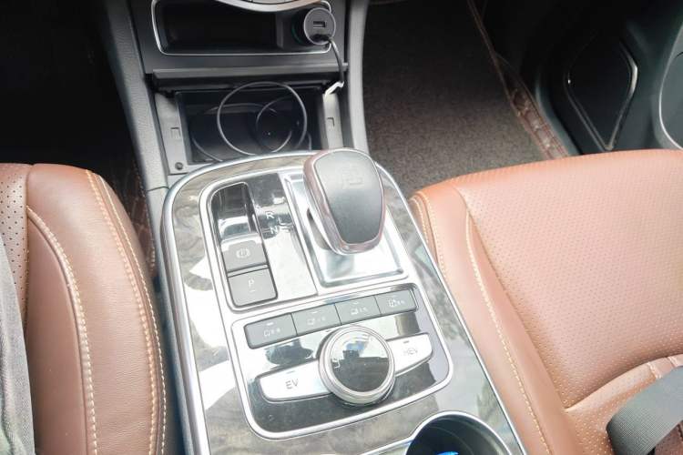 Used BYD Tang New Energy 2015 2.0T Four-Wheel-Drive Flagship Model Gear Lever