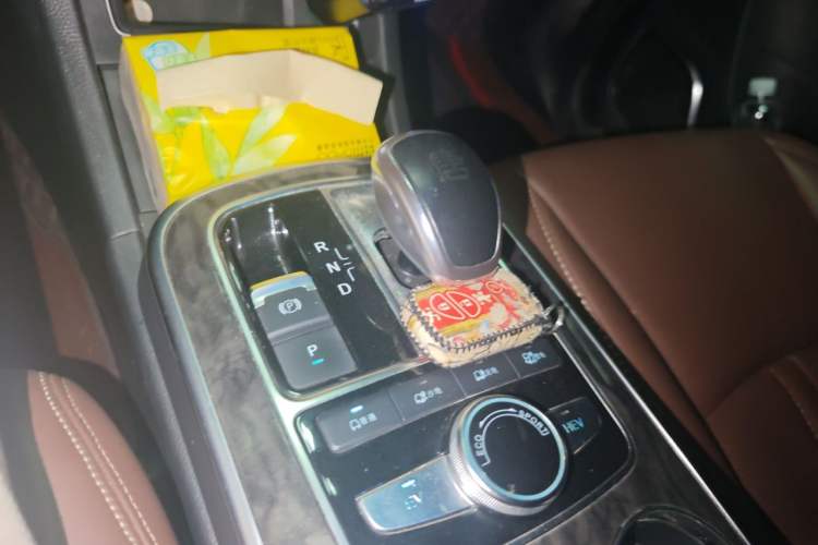 Used BYD Tang New Energy 2015 2.0T Four-Wheel-Drive Flagship Model Gear Lever