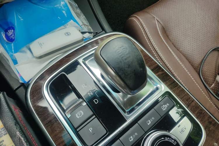 Used BYD Tang New Energy 2015 2.0T Four-Wheel-Drive Flagship Model Gear Lever