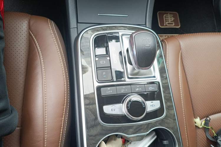Used BYD Tang New Energy 2015 2.0T Four-Wheel-Drive Flagship Model Gear Lever
