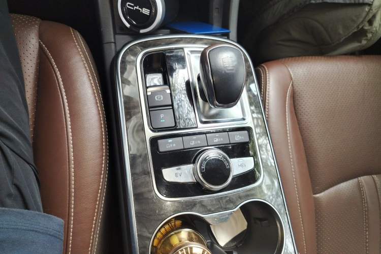 Used BYD Tang New Energy 2015 2.0T Four-Wheel-Drive Flagship Model Gear Lever