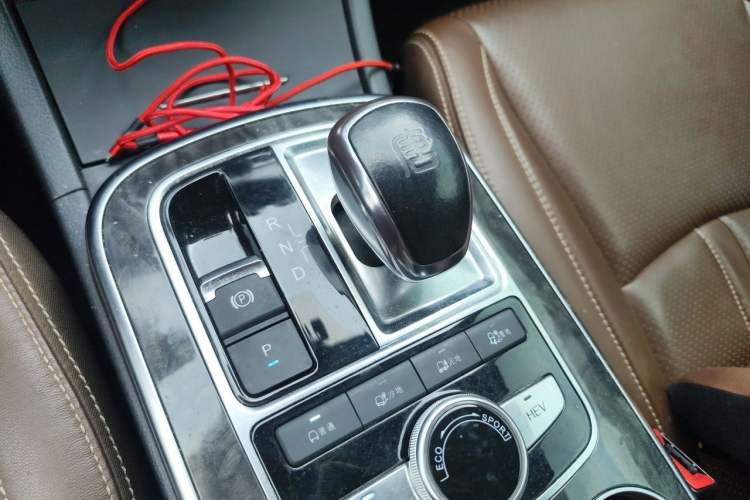 Used BYD Tang New Energy 2015 2.0T Four-Wheel-Drive Flagship Model Gear Lever