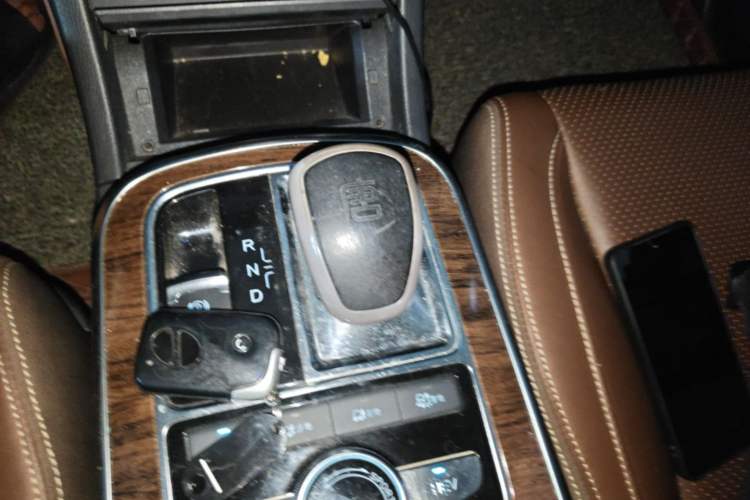 Used BYD Tang New Energy 2015 2.0T Four-Wheel-Drive Flagship Model Gear Lever