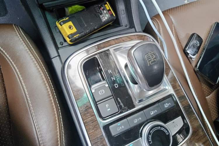 Used BYD Tang New Energy 2015 2.0T Four-Wheel-Drive Flagship Model Gear Lever