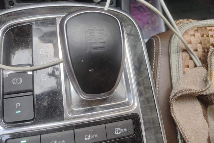 Used BYD Tang New Energy 2015 2.0T Four-Wheel-Drive Flagship Model Gear Lever