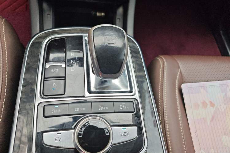 Used BYD Tang New Energy 2015 2.0T Four-Wheel-Drive Flagship Model Gear Lever
