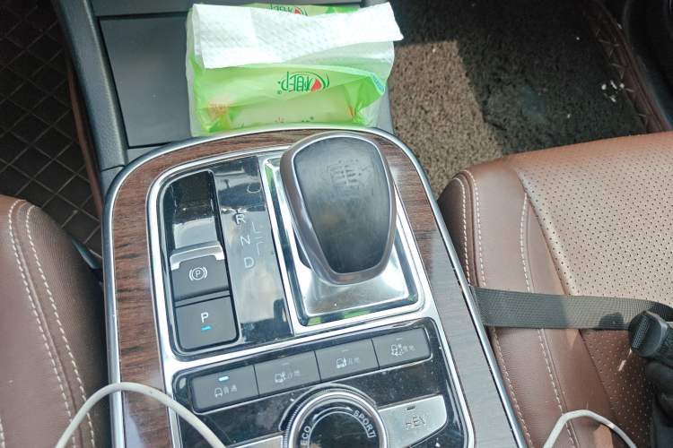 Used BYD Tang New Energy 2015 2.0T Four-Wheel-Drive Flagship Model Gear Lever