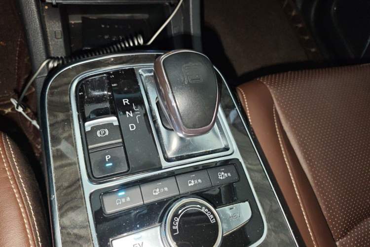 Used BYD Tang New Energy 2015 2.0T Four-Wheel-Drive Flagship Model Gear Lever