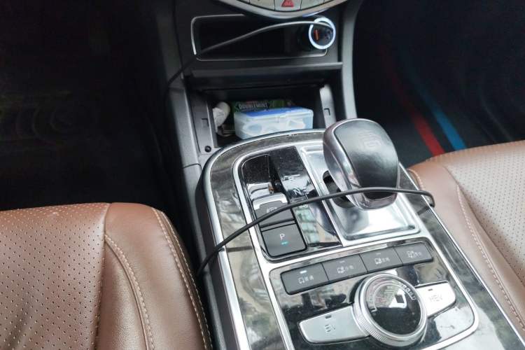 Used BYD Tang New Energy 2015 2.0T Four-Wheel-Drive Flagship Model Gear Lever