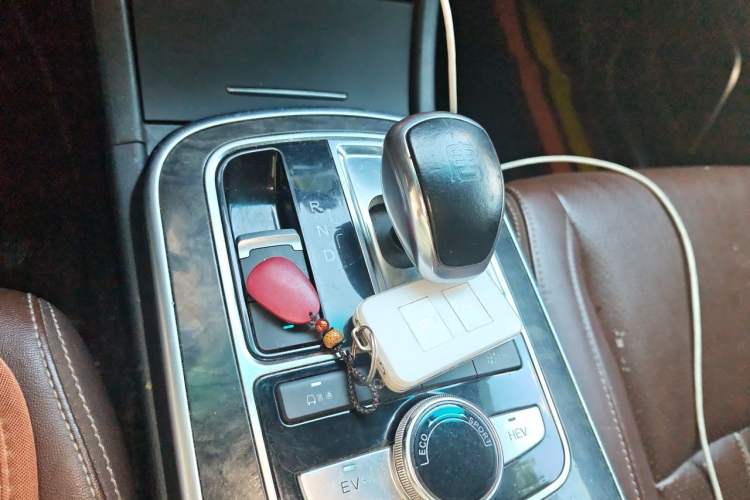 Used BYD Tang New Energy 2015 2.0T Four-Wheel-Drive Flagship Model Gear Lever