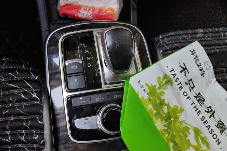 Used BYD Tang New Energy 2015 2.0T Four-Wheel-Drive Flagship Model Gear Lever