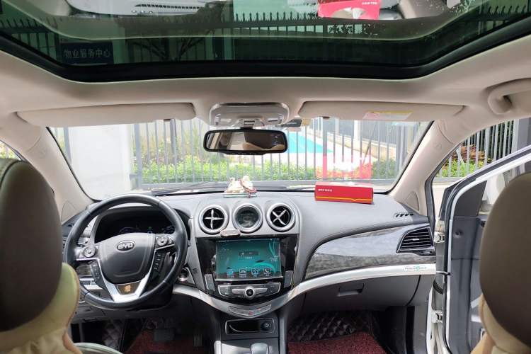 Used BYD Tang New Energy 2015 2.0T Four-Wheel-Drive Flagship Model Headliner