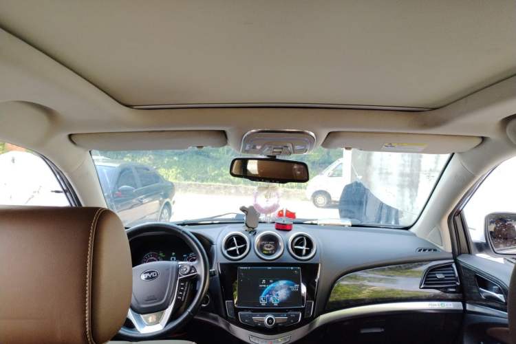 Used BYD Tang New Energy 2015 2.0T Four-Wheel-Drive Flagship Model Headliner