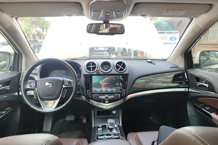 Used BYD Tang New Energy 2015 2.0T Four-Wheel-Drive Flagship Model Headliner